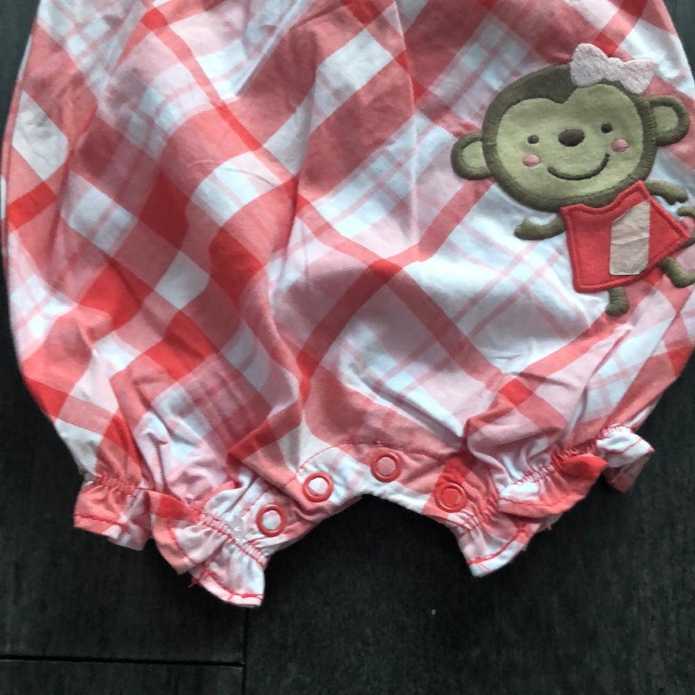 Carter’s baby girl’s romper. - Picture 4 of 6